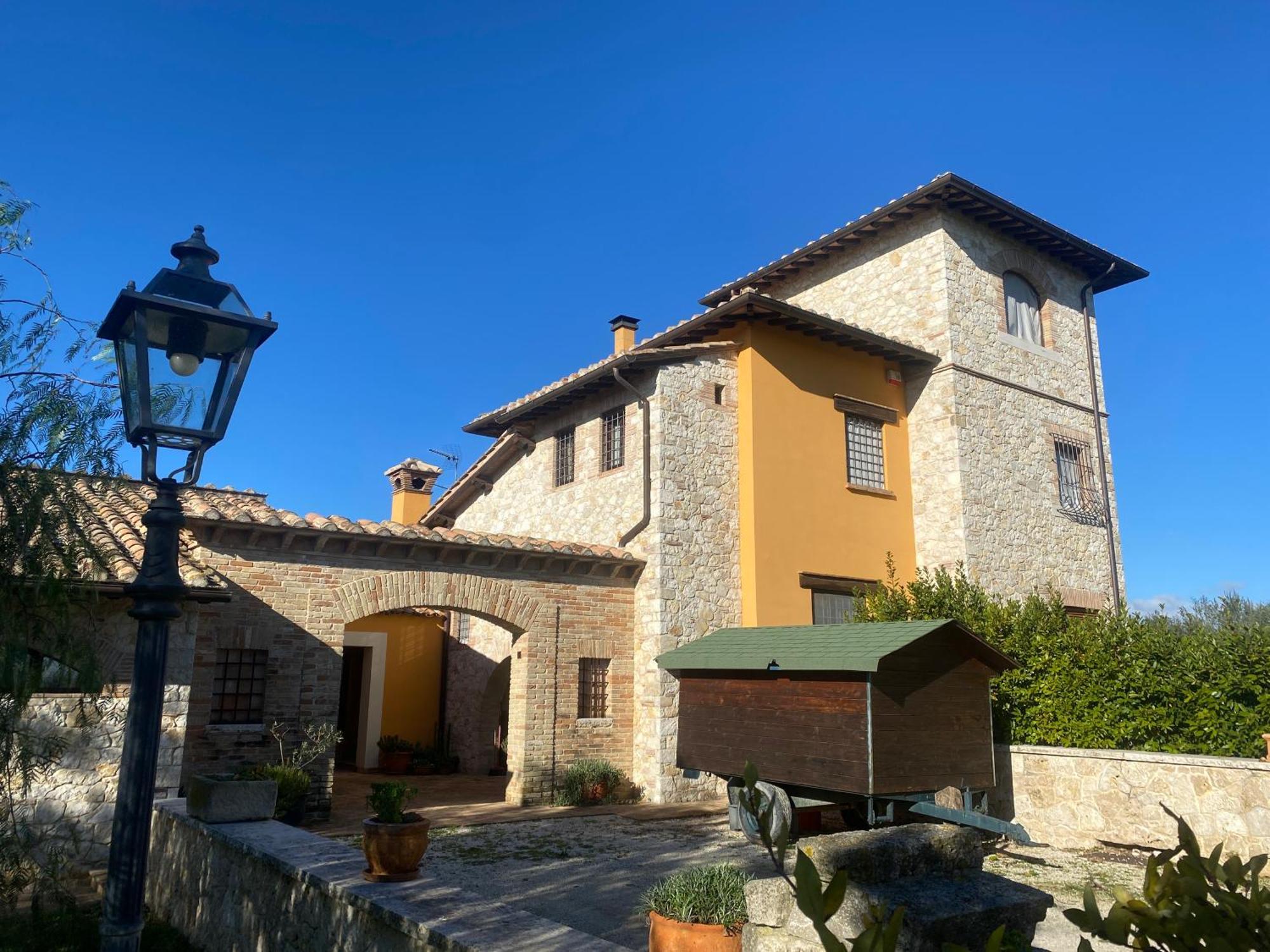 La Casa Di Betta Monte Campano Exterior foto